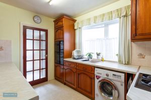 Kitchen- click for photo gallery